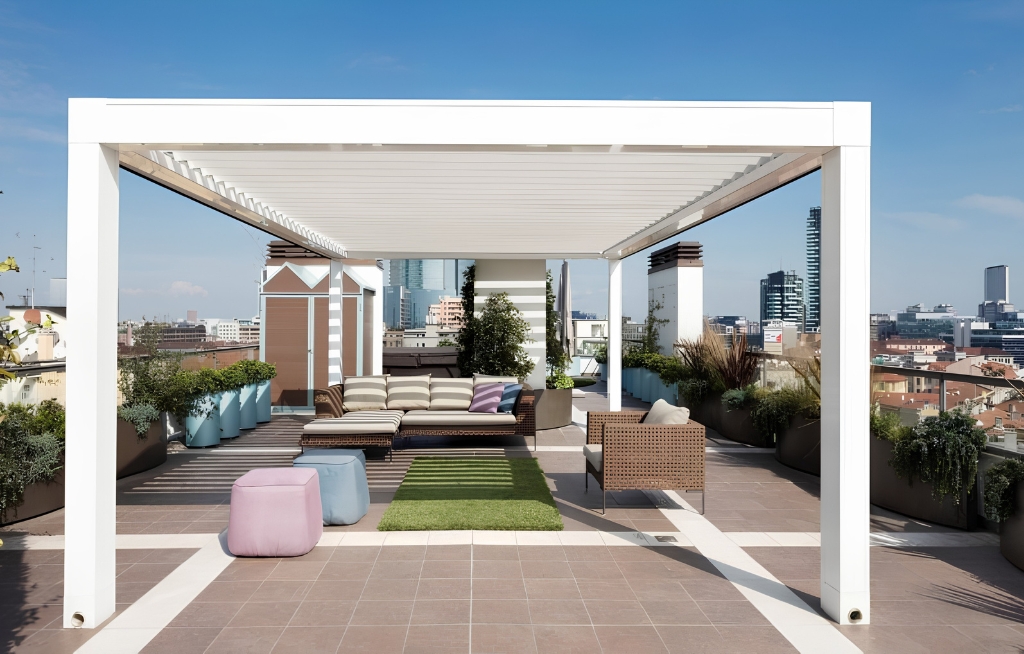 Coperture per terrazzi senza permessi: quando è davvero possibile installarle?
